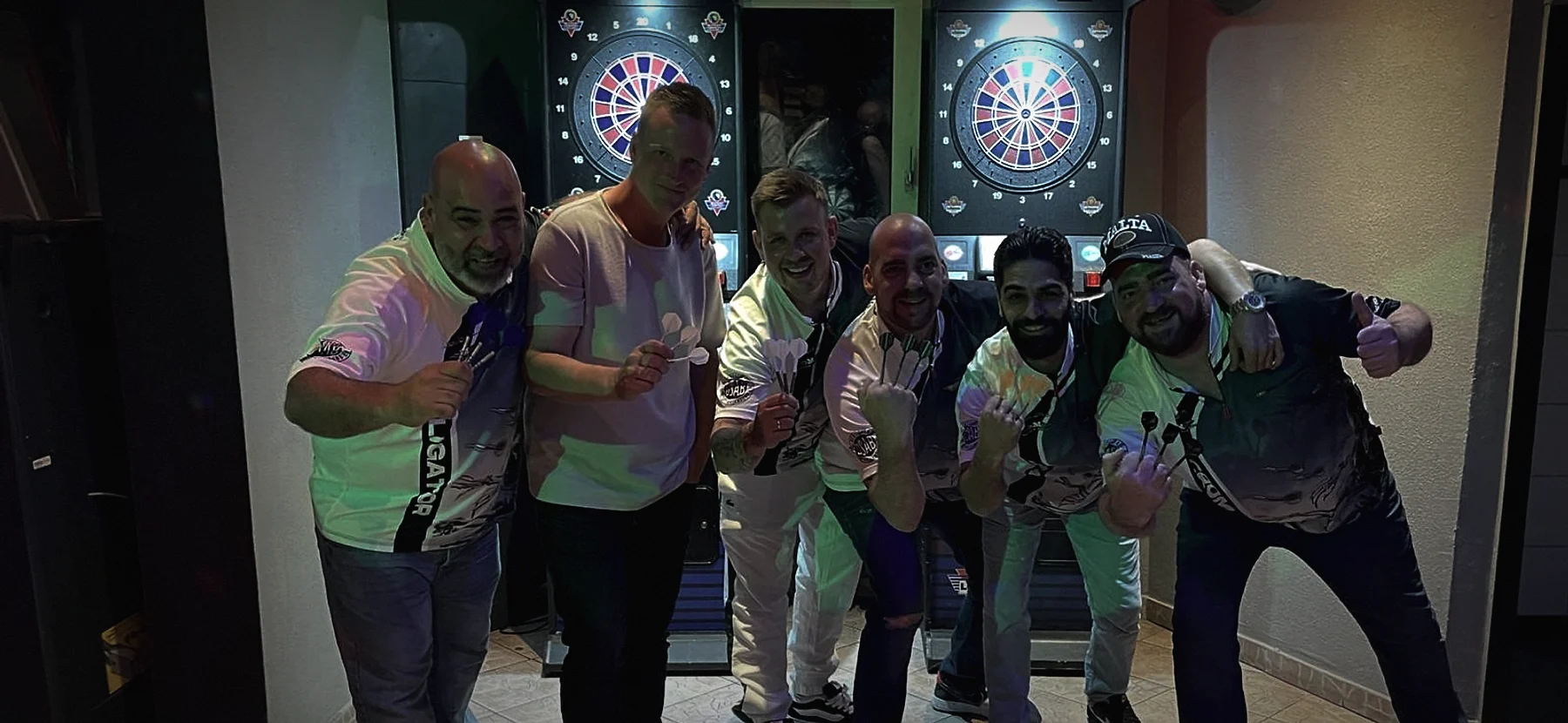 Die Mannschaft vor den Boards